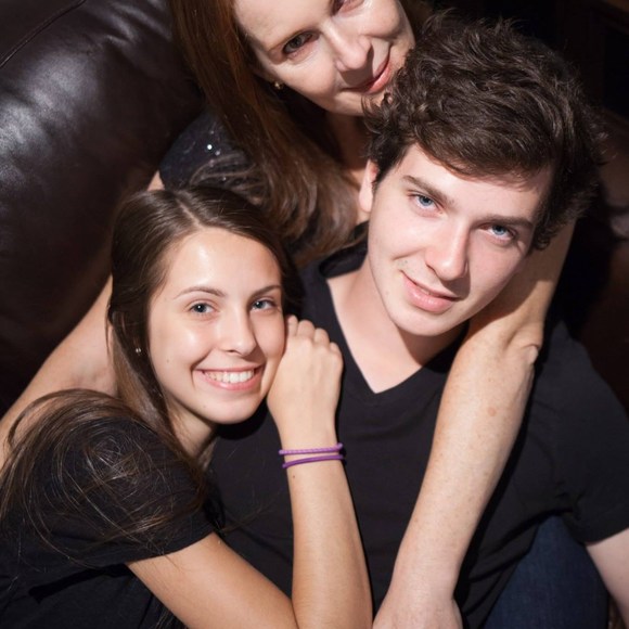 Meet your Posher, Eliana - Picture 1 of 1